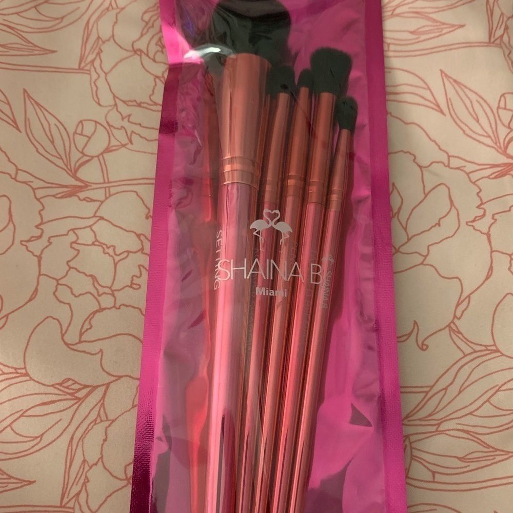 🌸 SHAINA B MIAMI  Brush Set - Picture 2 of 6
